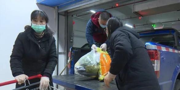 扬州综合保税区推出“上门服务”，让市民宅家可以吃菜和水果